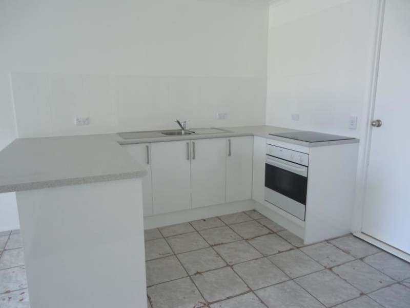 2/44 McMillan Street, Labrador QLD 4215