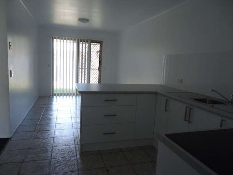 2/44 McMillan Street, Labrador QLD 4215