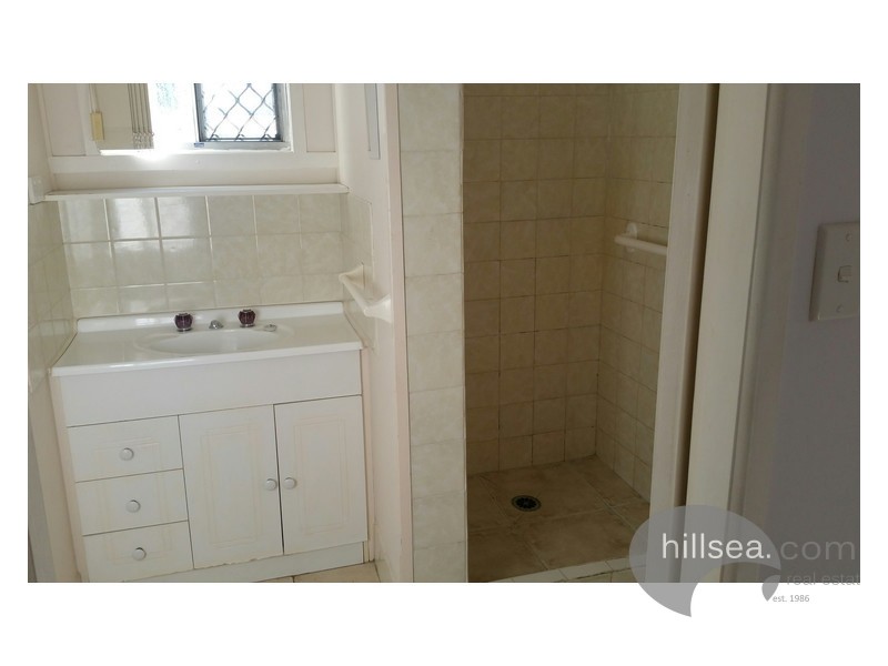 2/29 Muscovey Avenue, Paradise Point QLD 4216