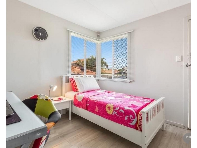 27 Bruce Avenue, Paradise Point QLD 4216