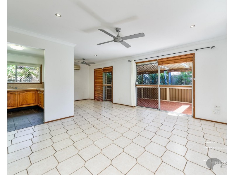 1/5 Davebill Court, Labrador QLD 4215
