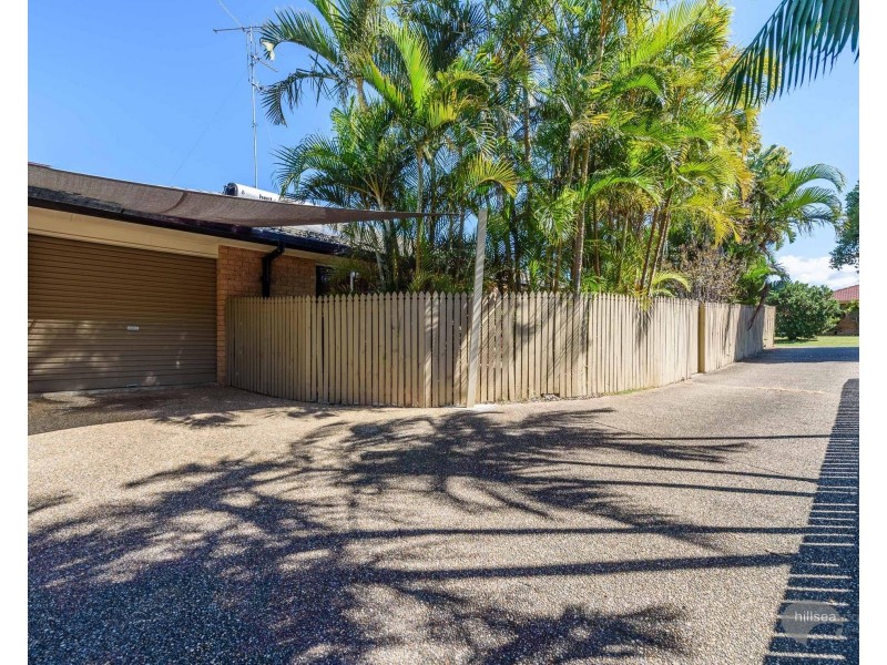 1/5 Davebill Court, Labrador QLD 4215