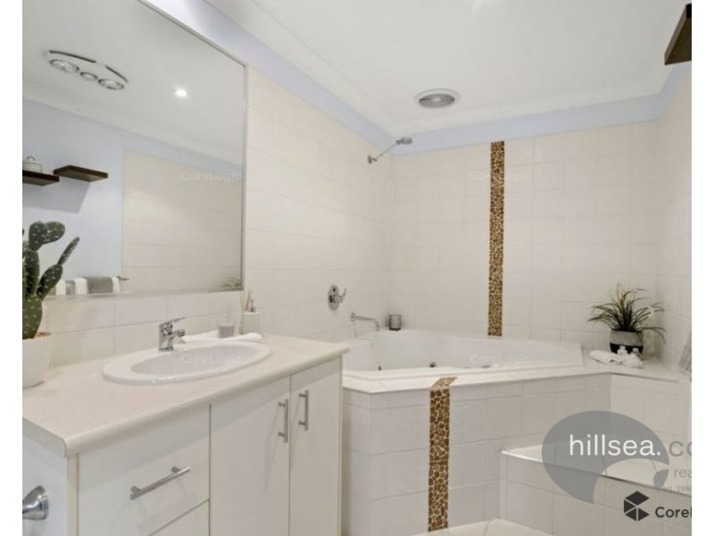 77 Ward Street, Southport QLD 4215