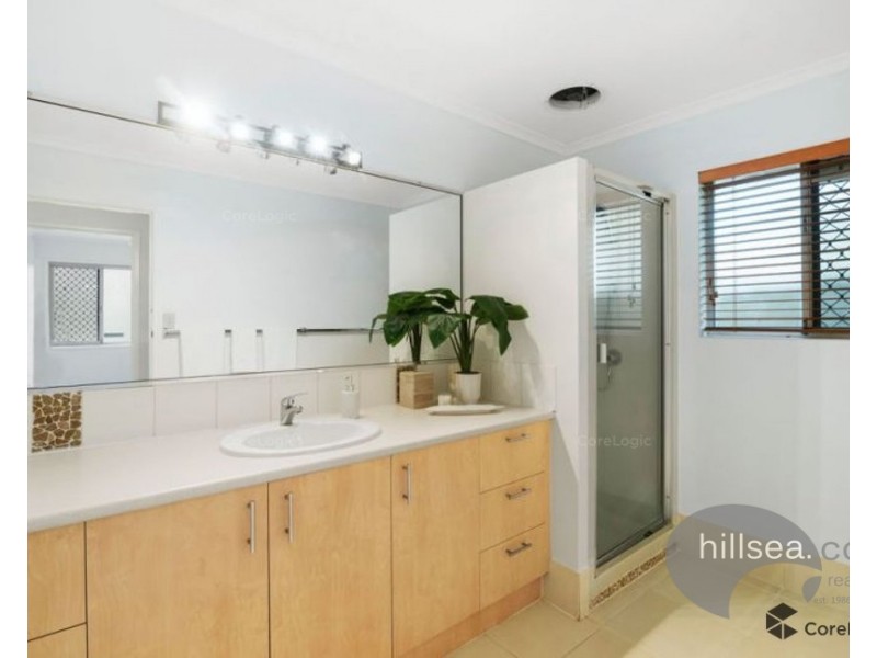 77 Ward Street, Southport QLD 4215