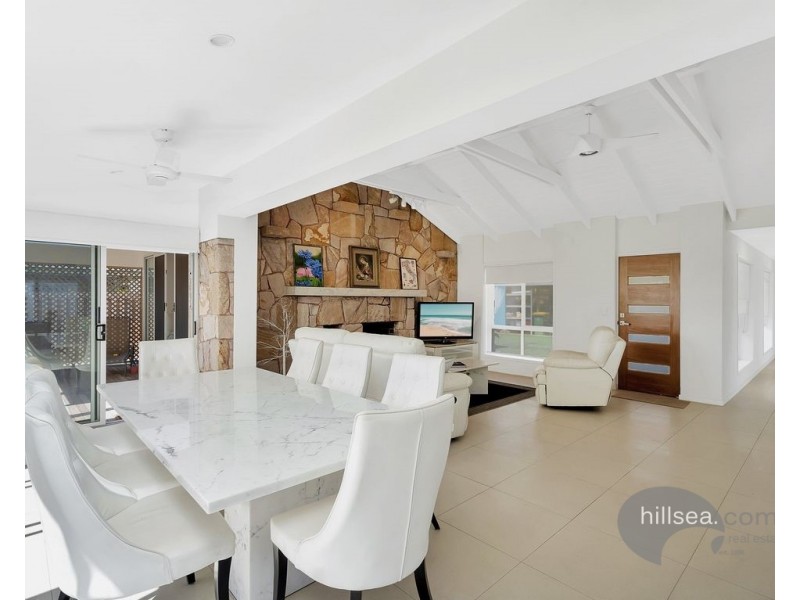 36 Sundown Drive, Paradise Point QLD 4216