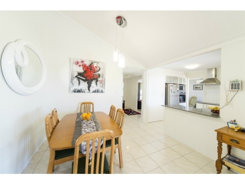 26 Ashburton Close, Arundel QLD 4214