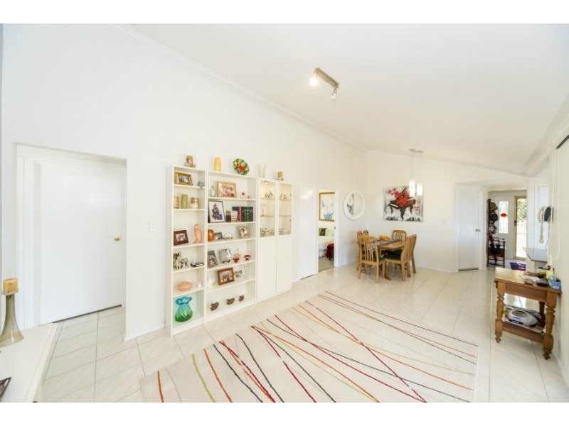 26 Ashburton Close, Arundel QLD 4214