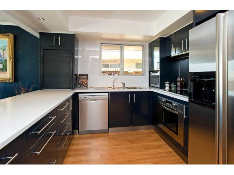 108 The Esplanade, Paradise Point QLD 4216