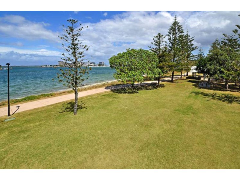 108 The Esplanade, Paradise Point QLD 4216