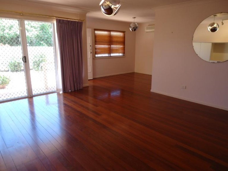 1/18 Proud Street, Labrador QLD 4215