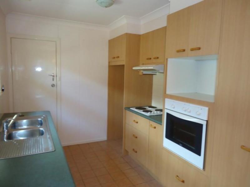 1/18 Proud Street, Labrador QLD 4215