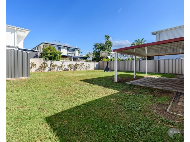 16 Muscovey Avenue, Paradise Point QLD 4216