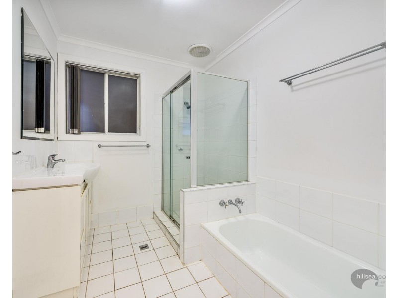 16 Muscovey Avenue, Paradise Point QLD 4216