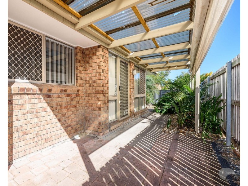 1/4 Stephanie Court, Labrador QLD 4215