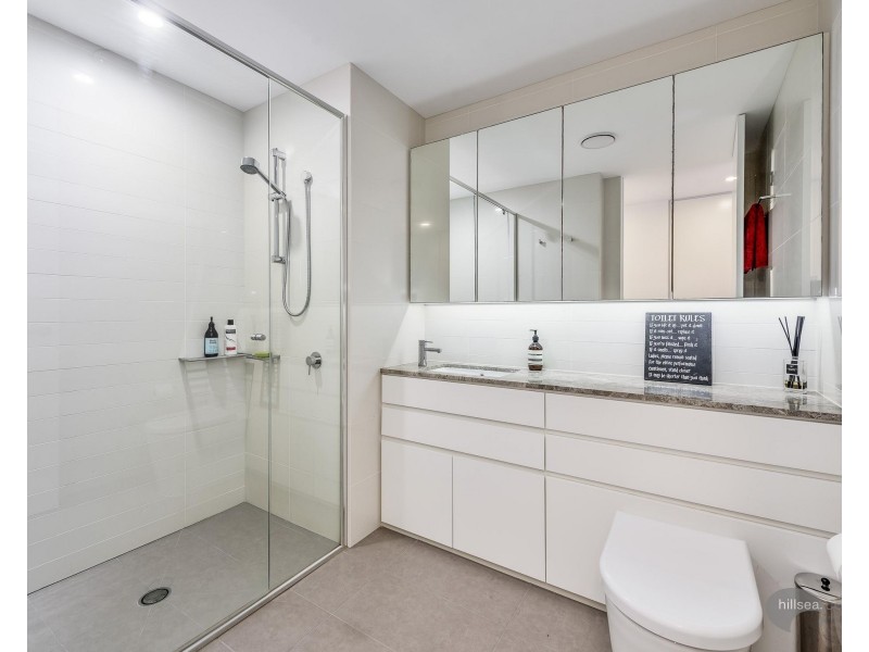 4202/2 Sunset Avenue, Paradise Point QLD 4216