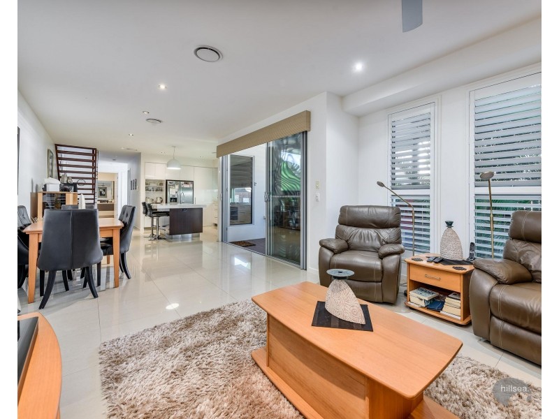 1/12 Teal Avenue, Paradise Point QLD 4216