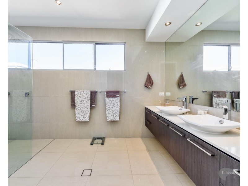 1/12 Teal Avenue, Paradise Point QLD 4216