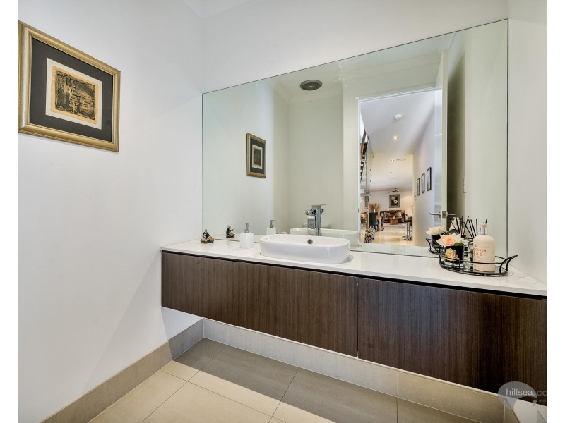 1/12 Teal Avenue, Paradise Point QLD 4216