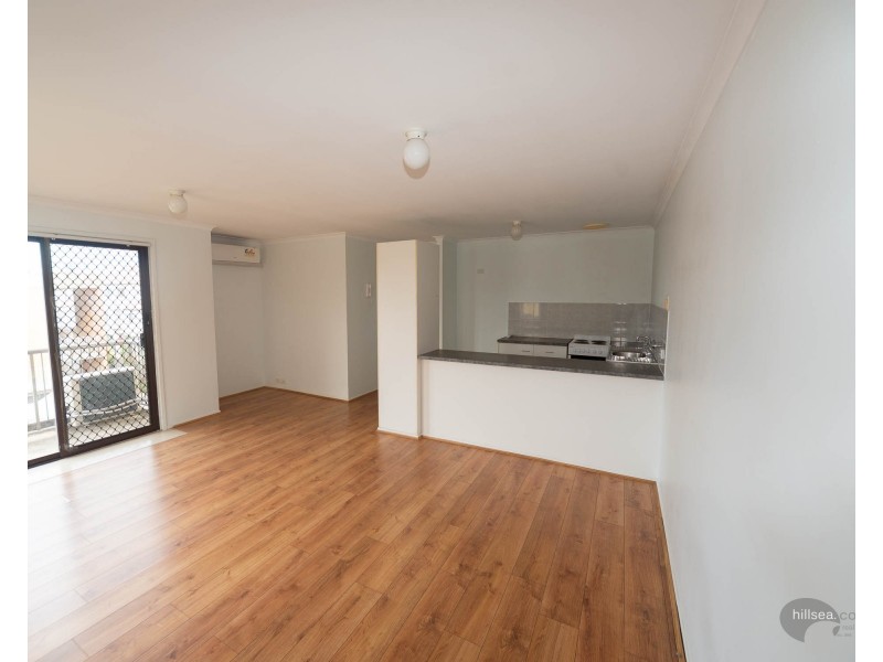 17/25 Ahern Street, Labrador QLD 4215