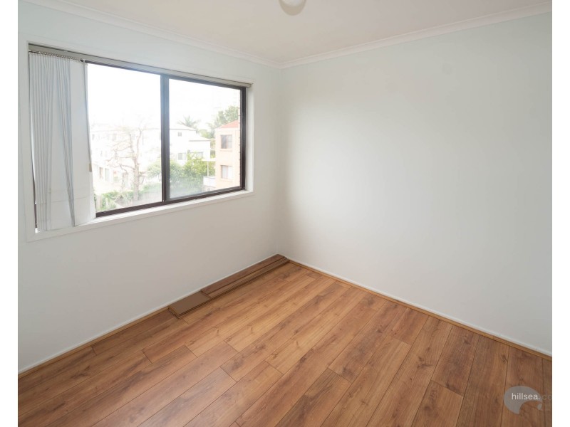 17/25 Ahern Street, Labrador QLD 4215