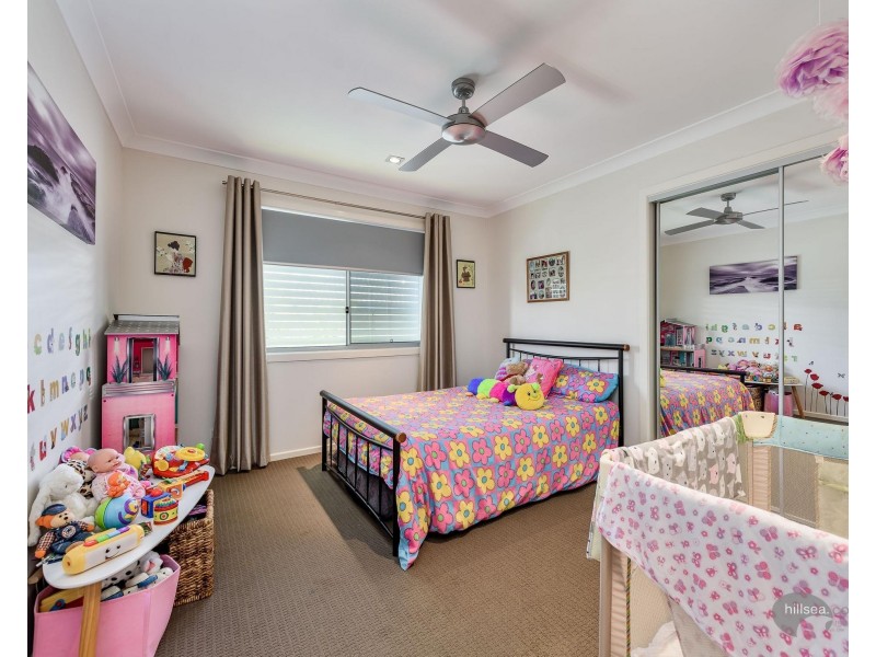 2/4 Donald Avenue, Paradise Point QLD 4216