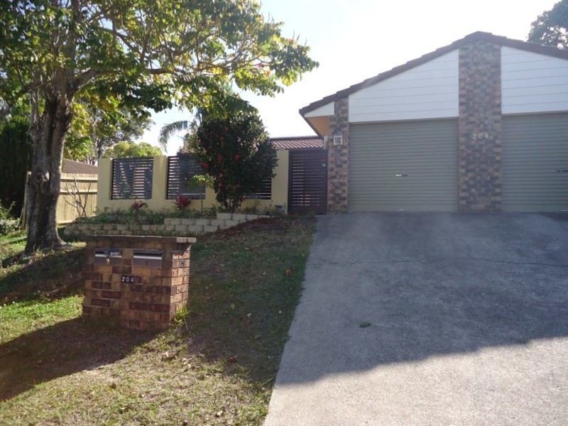 2/204 Olsen Avenue, Arundel QLD 4214