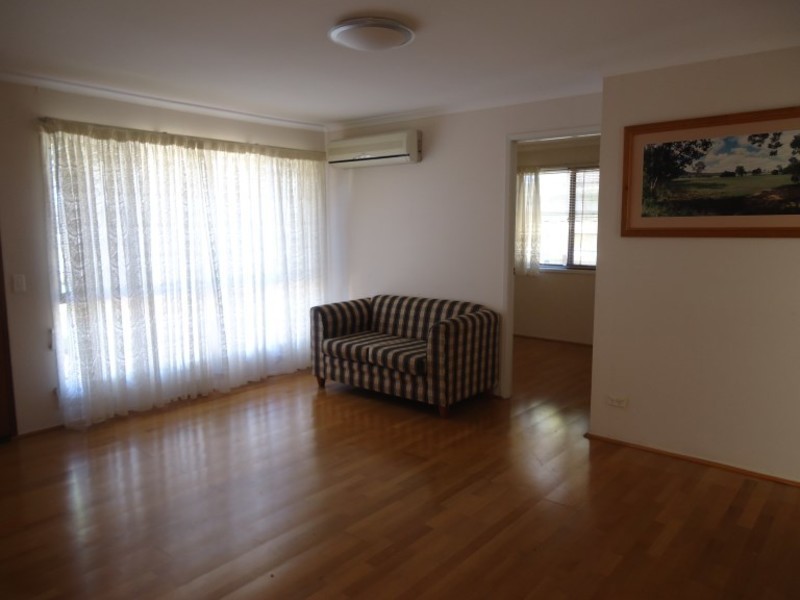 2/204 Olsen Avenue, Arundel QLD 4214