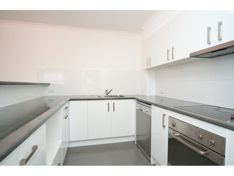 13/16 Madang Crescent, Runaway Bay QLD 4216