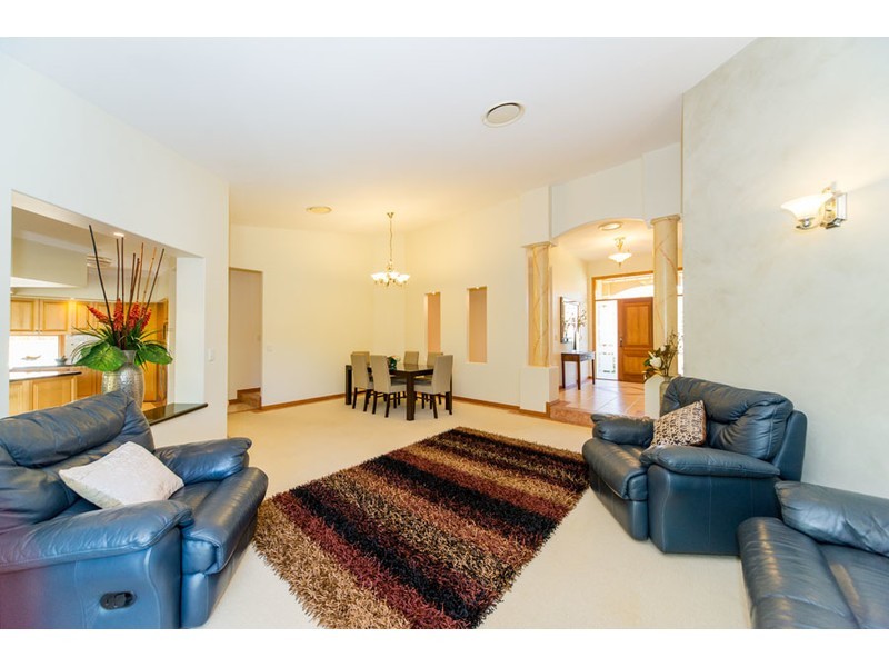 28 Tee Trees Boulevarde, Arundel QLD 4214