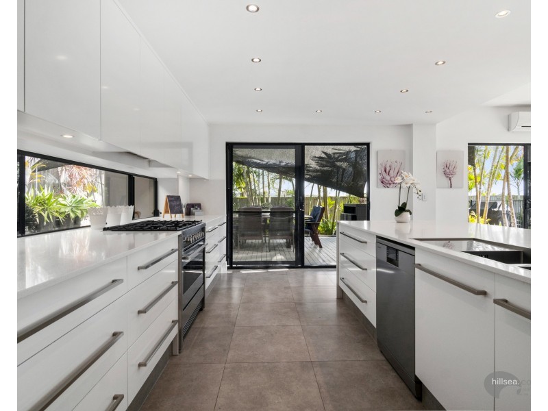 1/10 Thrush Avenue, Paradise Point QLD 4216