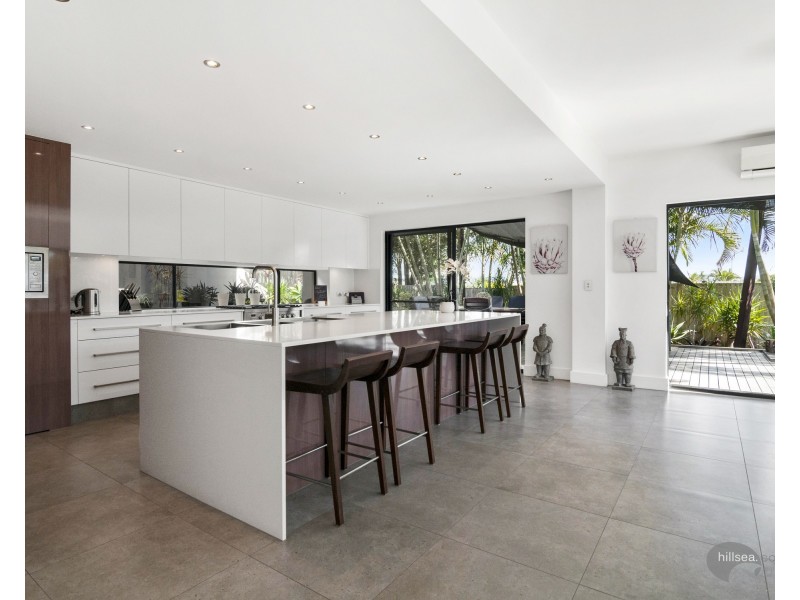 1/10 Thrush Avenue, Paradise Point QLD 4216