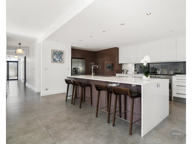 1/10 Thrush Avenue, Paradise Point QLD 4216