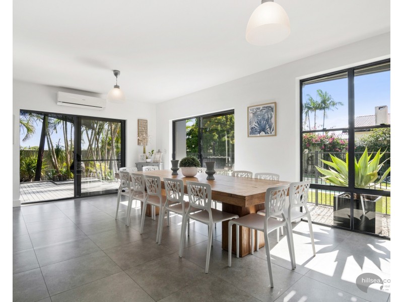1/10 Thrush Avenue, Paradise Point QLD 4216