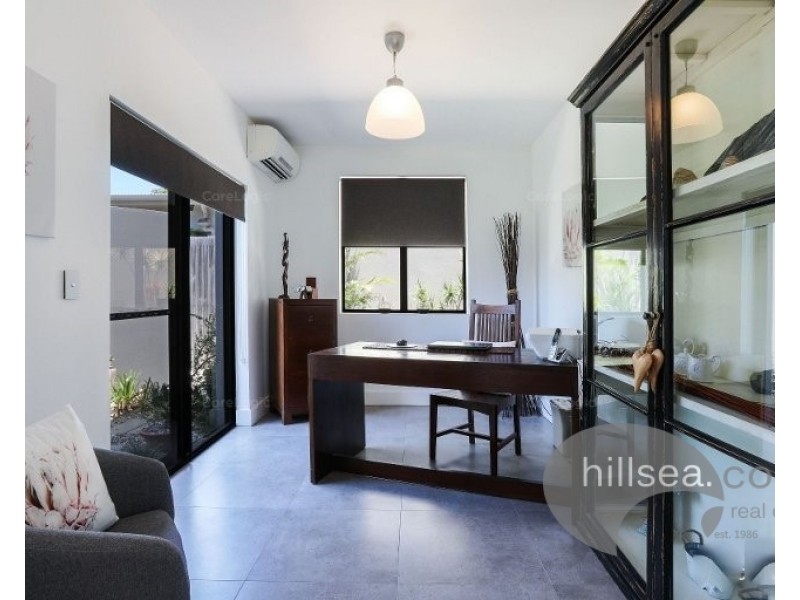 1/10 Thrush Avenue, Paradise Point QLD 4216