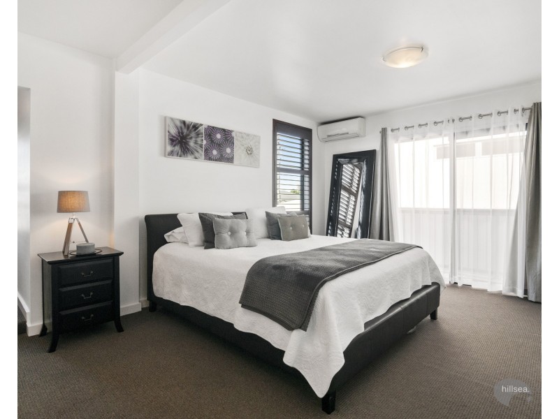 1/10 Thrush Avenue, Paradise Point QLD 4216