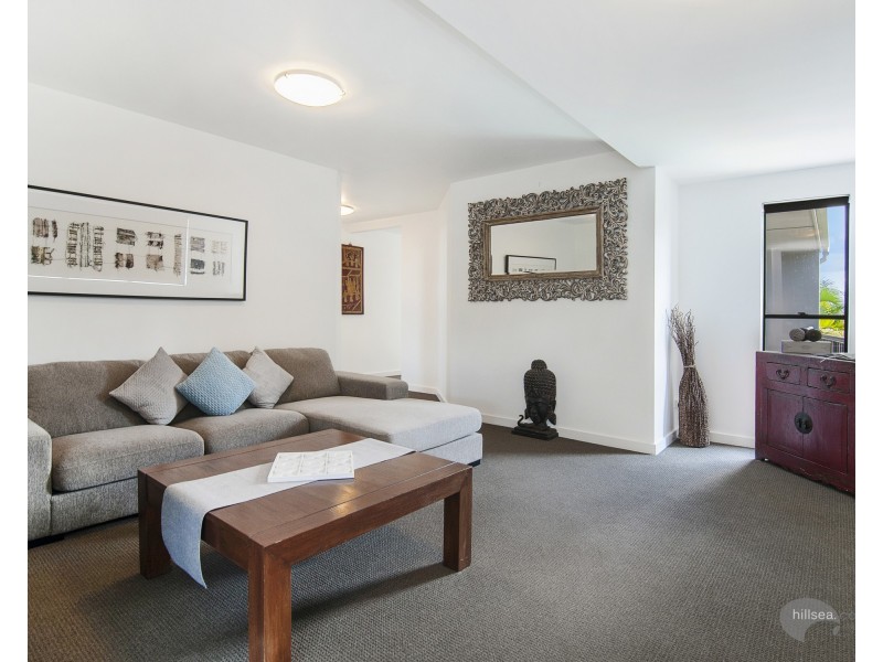 1/10 Thrush Avenue, Paradise Point QLD 4216