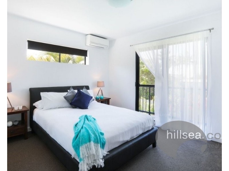 1/10 Thrush Avenue, Paradise Point QLD 4216