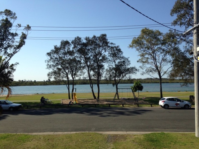 39 The Esplanade, Coombabah QLD 4216