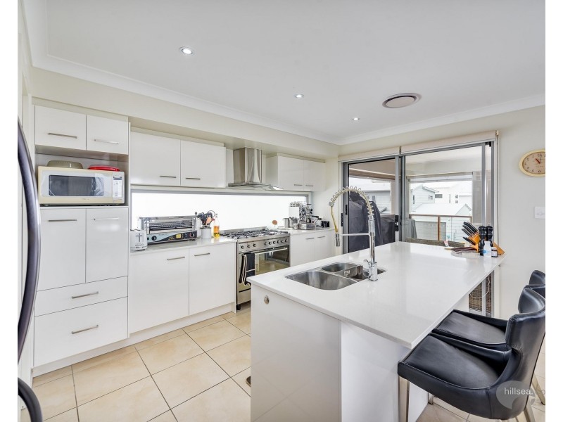 8 Benetti Crescent, Hope Island QLD 4212