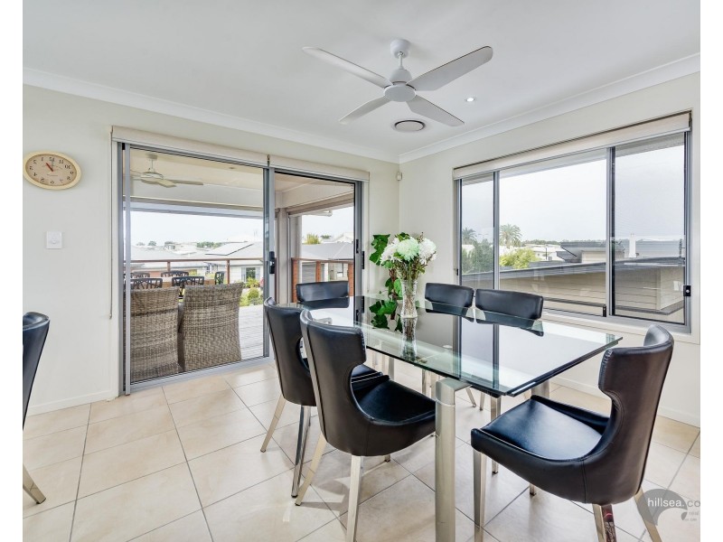 8 Benetti Crescent, Hope Island QLD 4212
