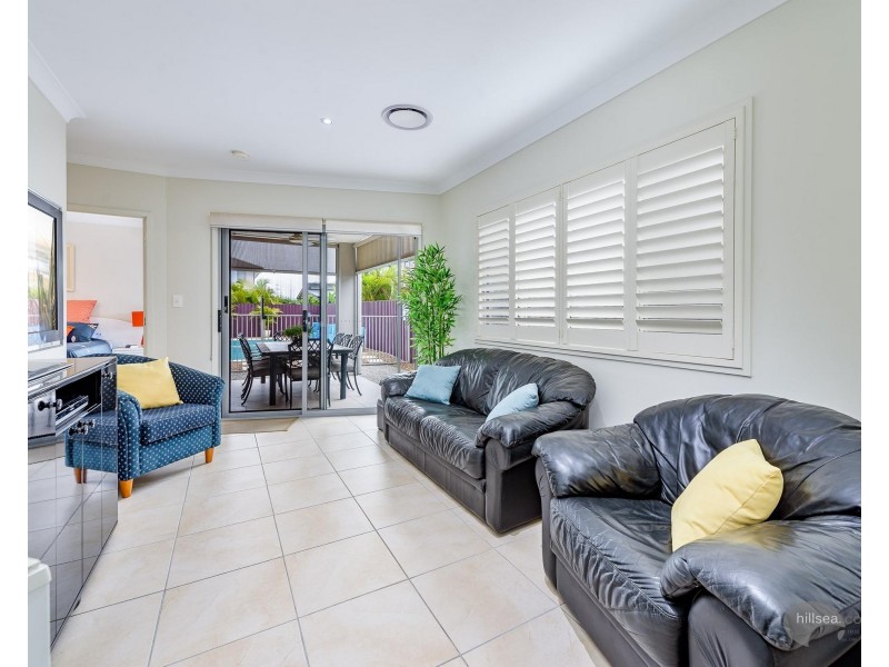 8 Benetti Crescent, Hope Island QLD 4212