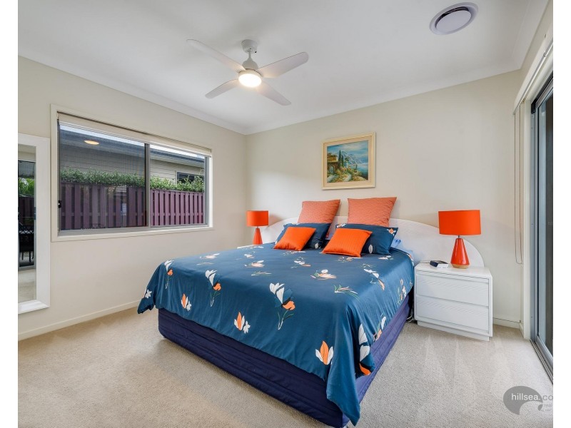 8 Benetti Crescent, Hope Island QLD 4212