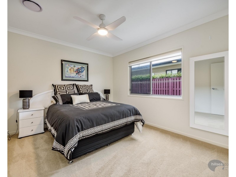 8 Benetti Crescent, Hope Island QLD 4212