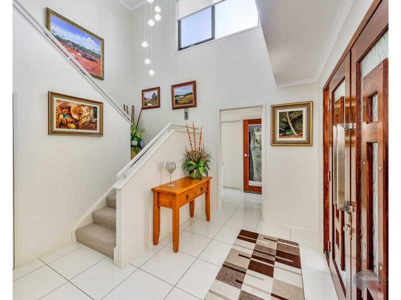 1/29 Eider Avenue, Paradise Point QLD 4216