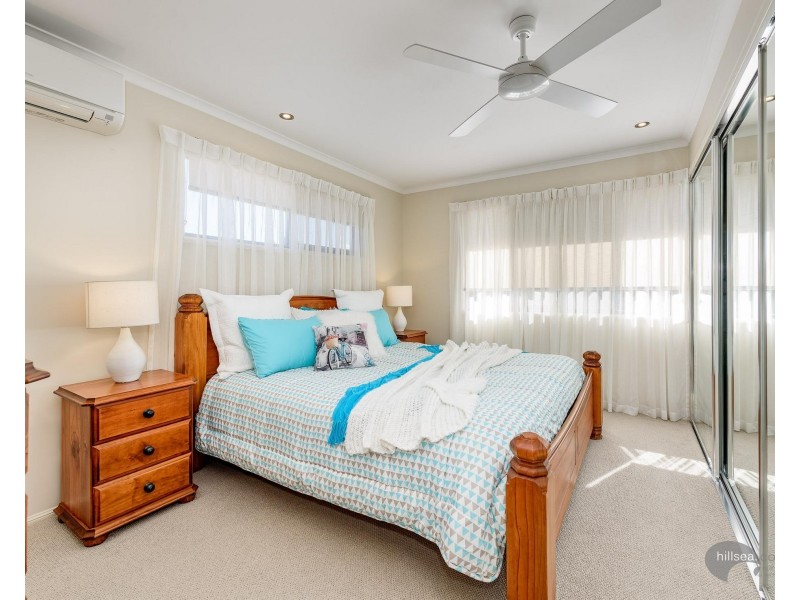 1/29 Eider Avenue, Paradise Point QLD 4216