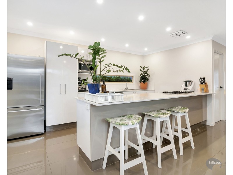 6 Clematis Avenue, Hollywell QLD 4216