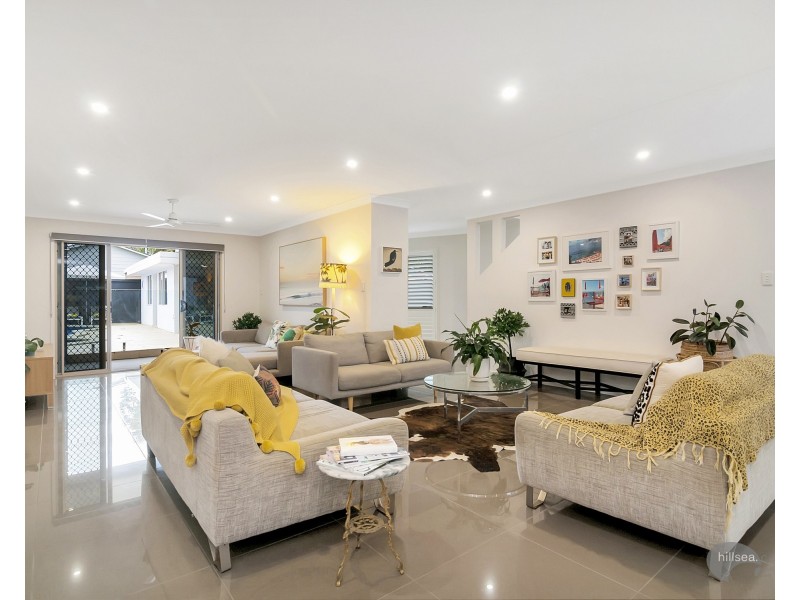 6 Clematis Avenue, Hollywell QLD 4216