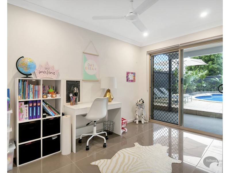 6 Clematis Avenue, Hollywell QLD 4216