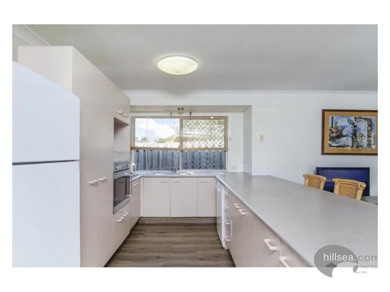 8 County Close, Parkwood QLD 4214