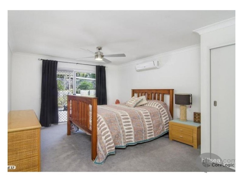 8 County Close, Parkwood QLD 4214